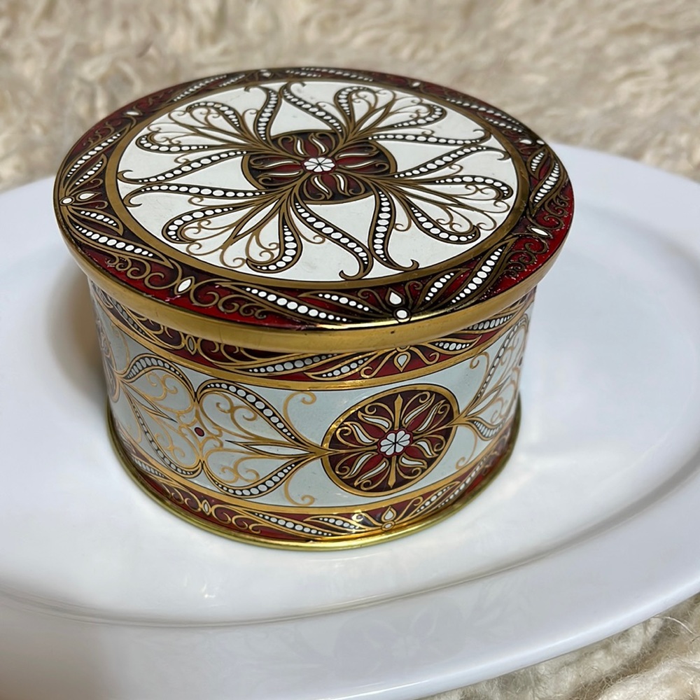 Made in Belgium Vintage Ornate White Gold & Burgandy Tin